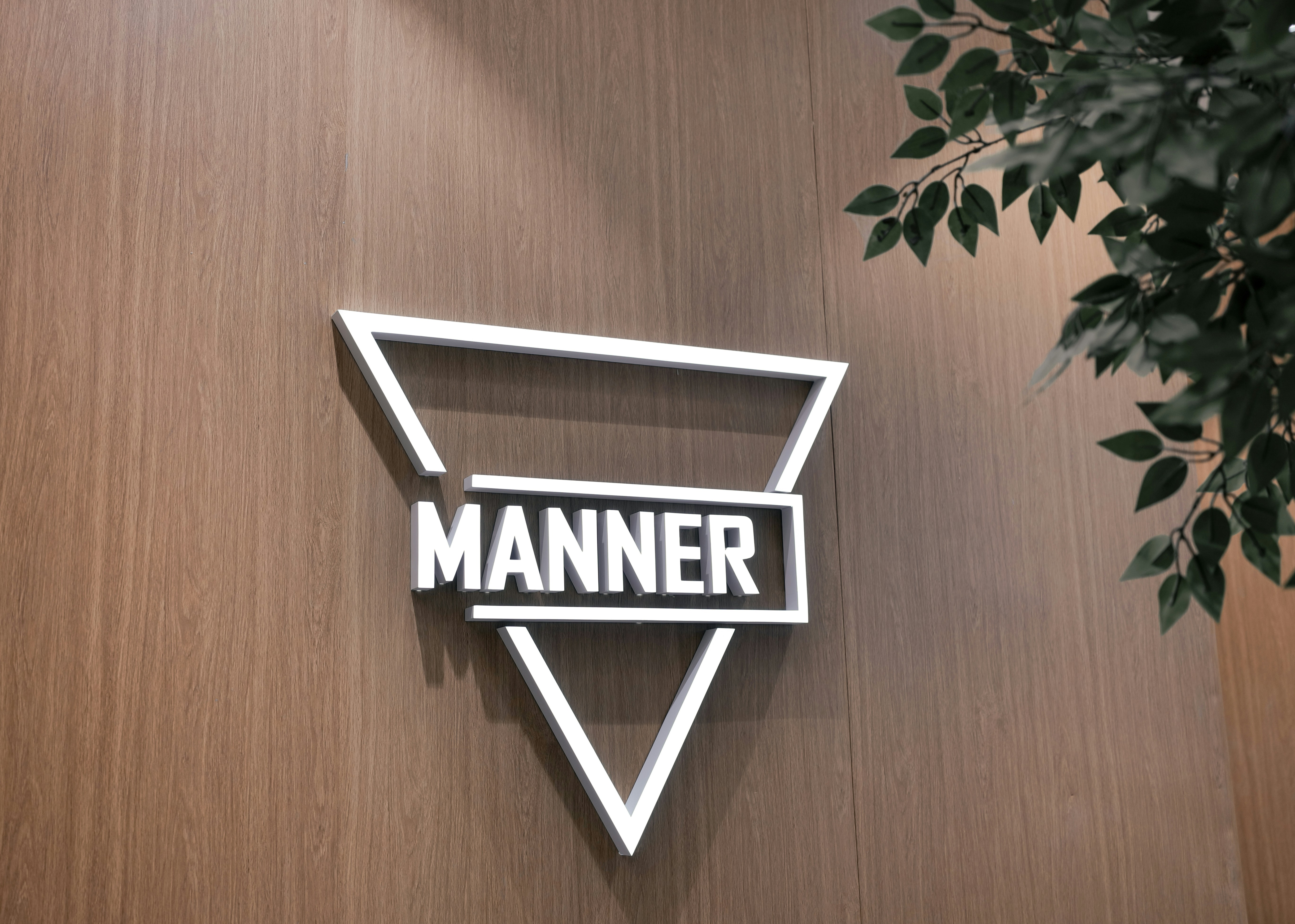 manner-logo